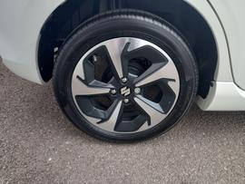 Suzuki Swift Photo 11