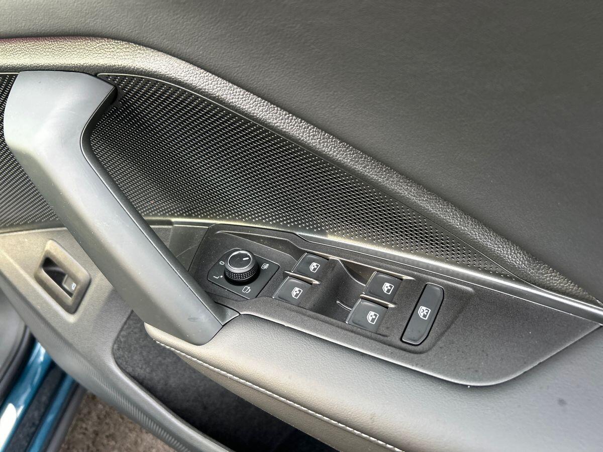 Volkswagen Tiguan Photo at-70de680de73848be819f797a92c058f5.jpg