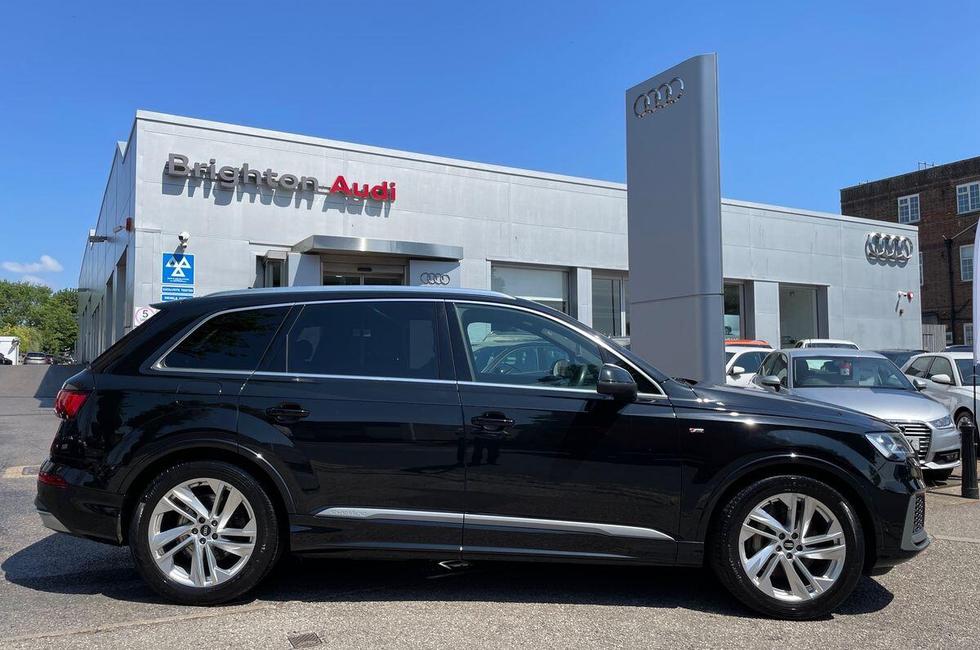 Audi Q7 Photo at-70f6676276e544819a4b46ecf03125e9.jpg