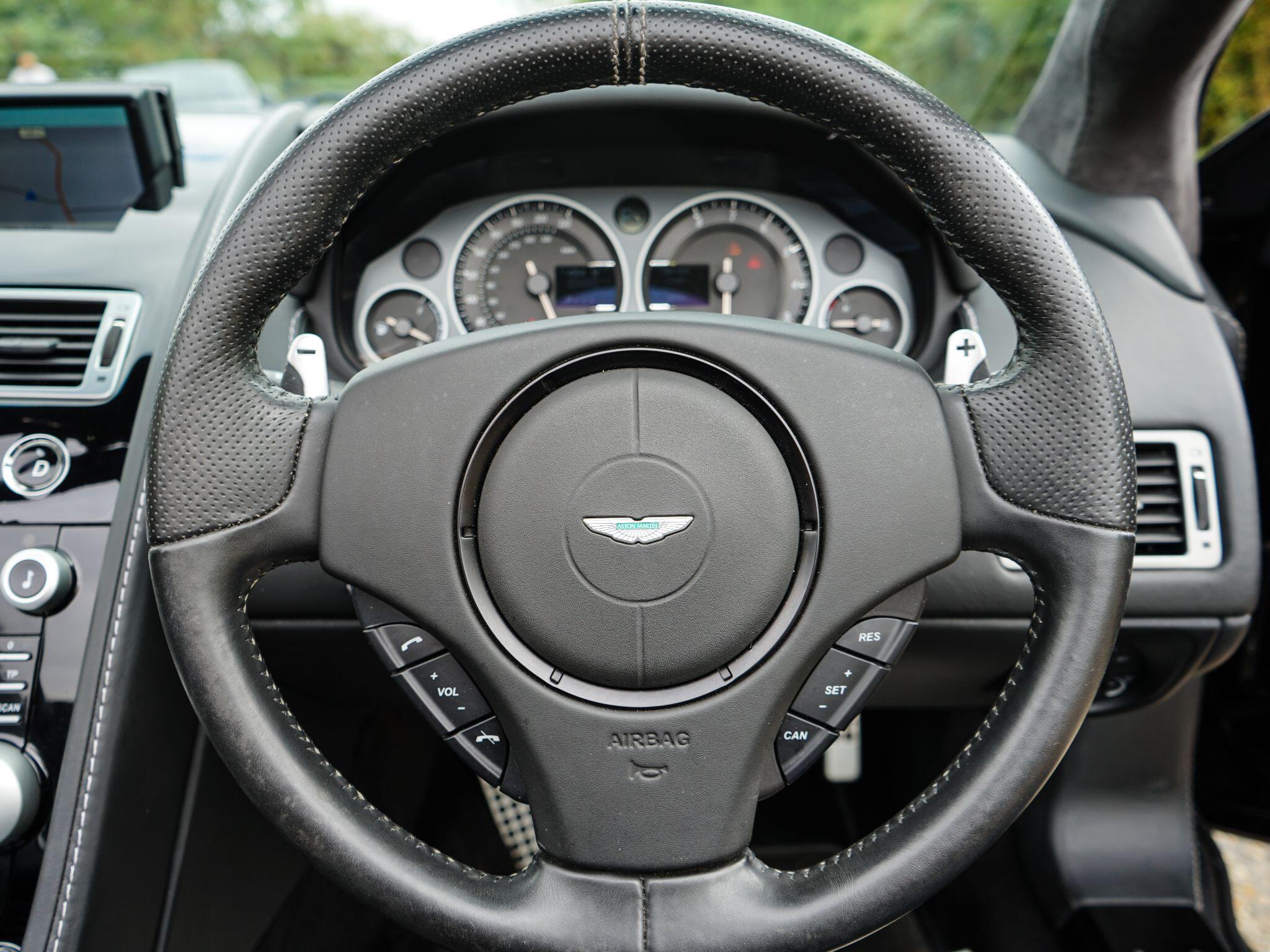 Aston Martin DB9 6.0 V12 Volante 2dr Petrol T-TronicII Euro 5 (470 bhp) — photo 7