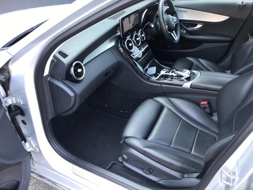 Mercedes-Benz C Class Photo at-70fdd0a5037443c69c11219af8073939.jpg
