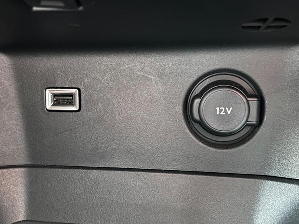 Used Peugeot 3008 LG72KYK 27