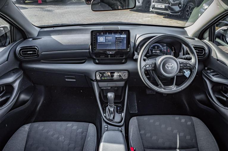 Used Toyota Yaris VK74XMR 8