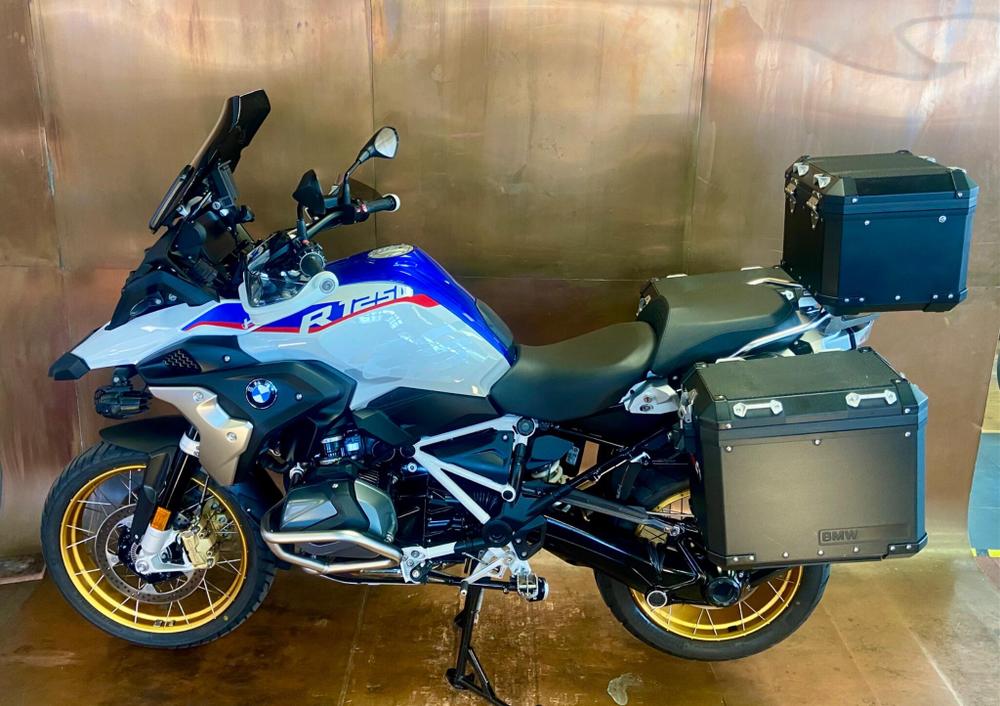 BMW R 1250 GS Photo at-7138fca8cc204a40b867da1a7491d619.jpg