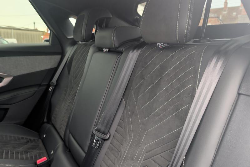 Used Peugeot E-3008 NV24VOB 8