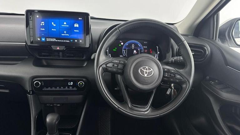 Used Toyota Yaris GV74TLU 19