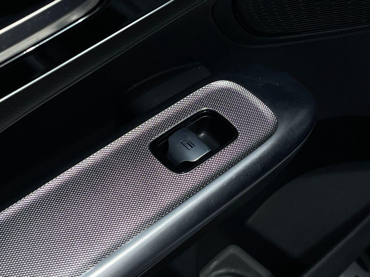 Mercedes-Benz GLC Photo at-716464f906384aa49a1ac722206e2c77.jpg