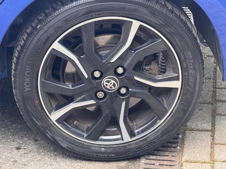 Used Toyota Yaris RV68XDH 13