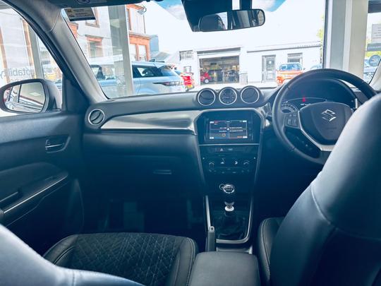 Suzuki Vitara Photo at-71f078d68a8a48c58bdaa3d46b352d20.jpg