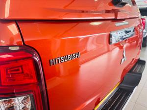 Mitsubishi L200 Photo 19