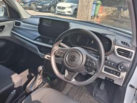 Suzuki Swift Photo 11