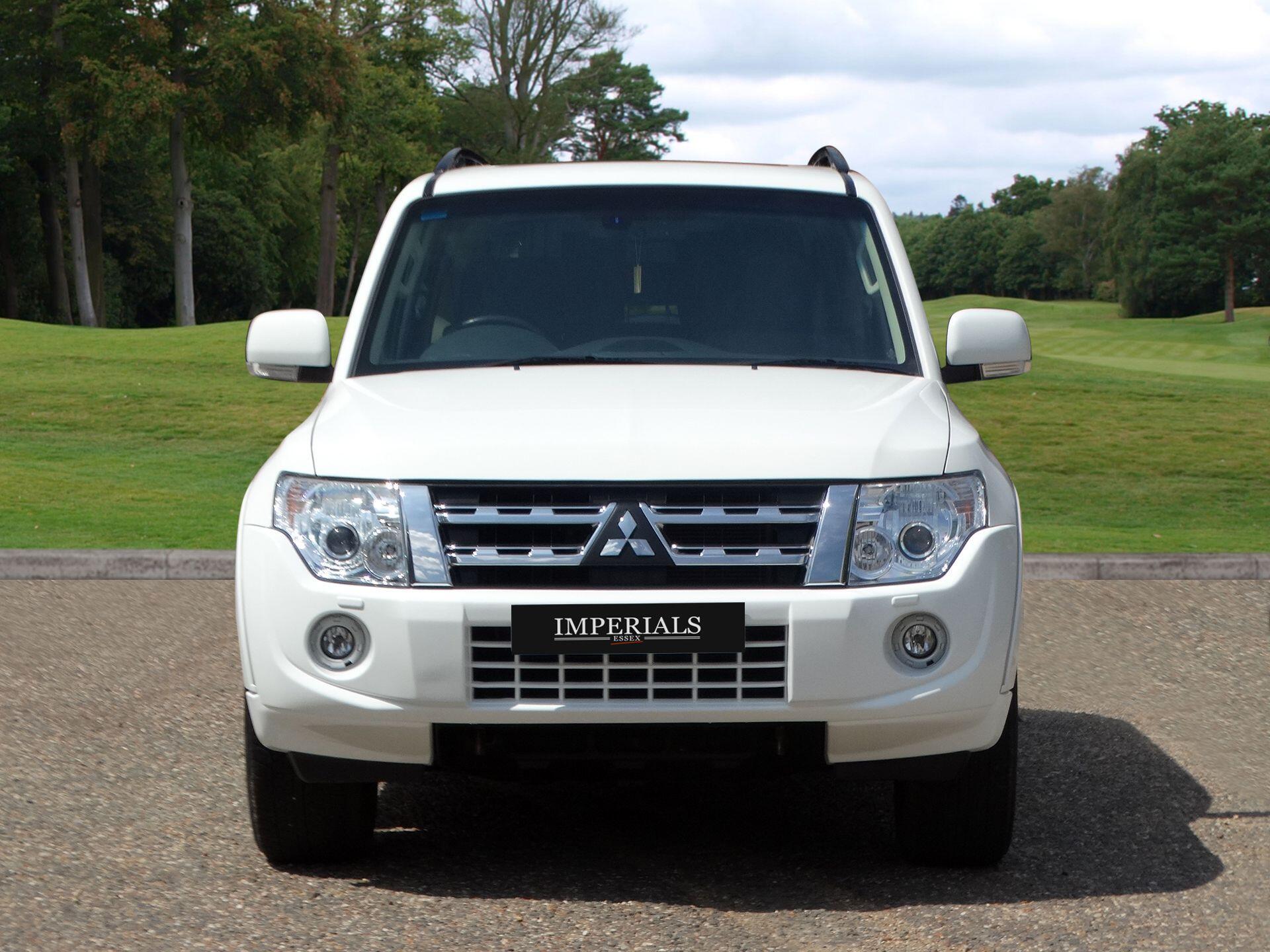 Mitsubishi Shogun 3.2 DI-DC SG3 Auto 4WD Euro 5 5dr LWB — photo 9