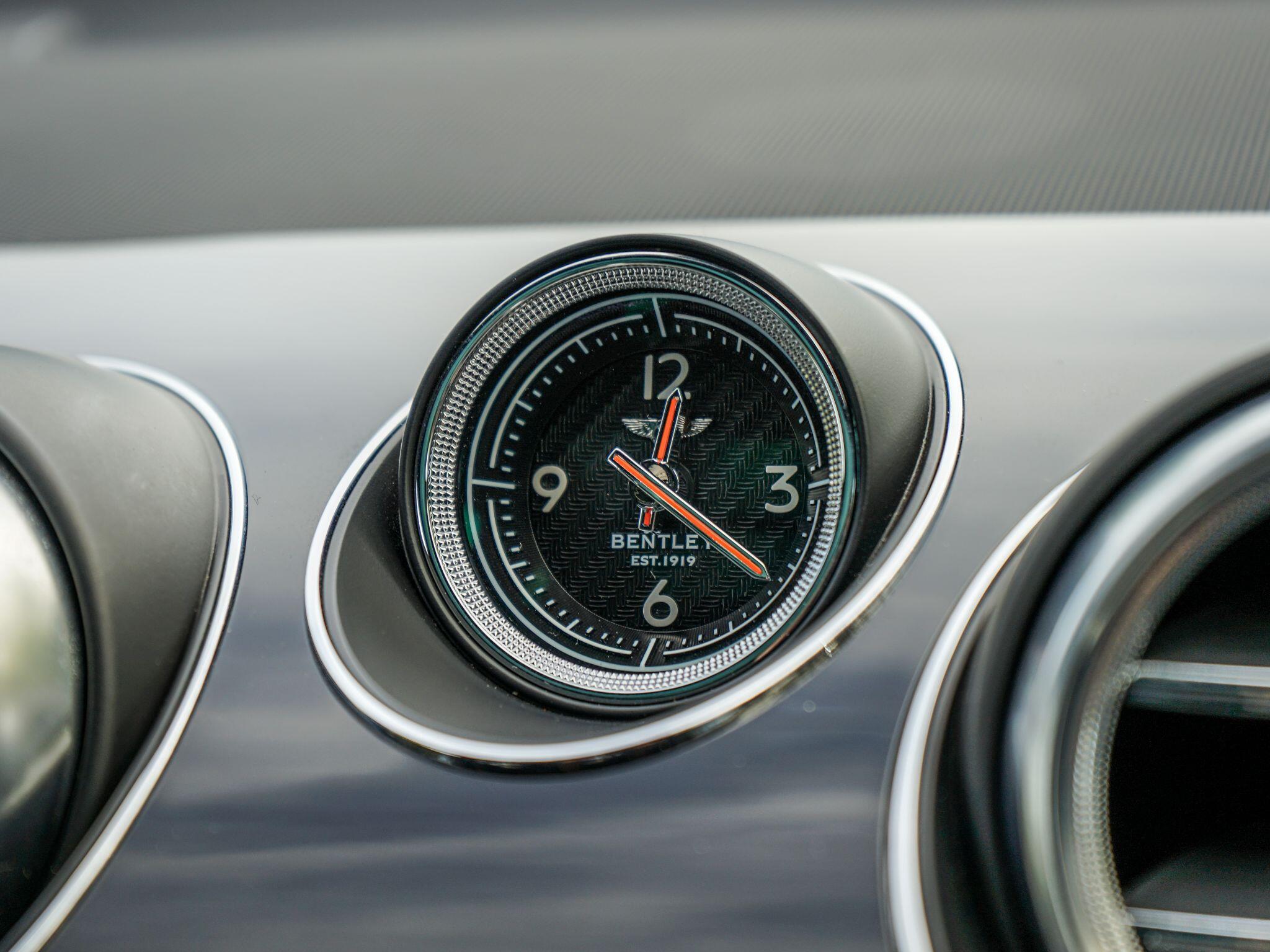 Bentley Bentayga 4.0 V8 Auto 4WD Euro 6 (s/s) 5dr — photo 27
