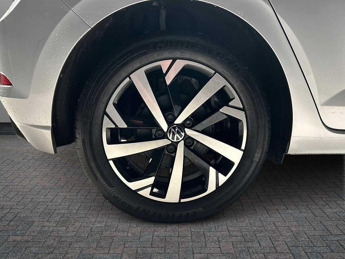 Volkswagen Polo Photo at-726888ae2ac34c548b3d10280928722c.jpg