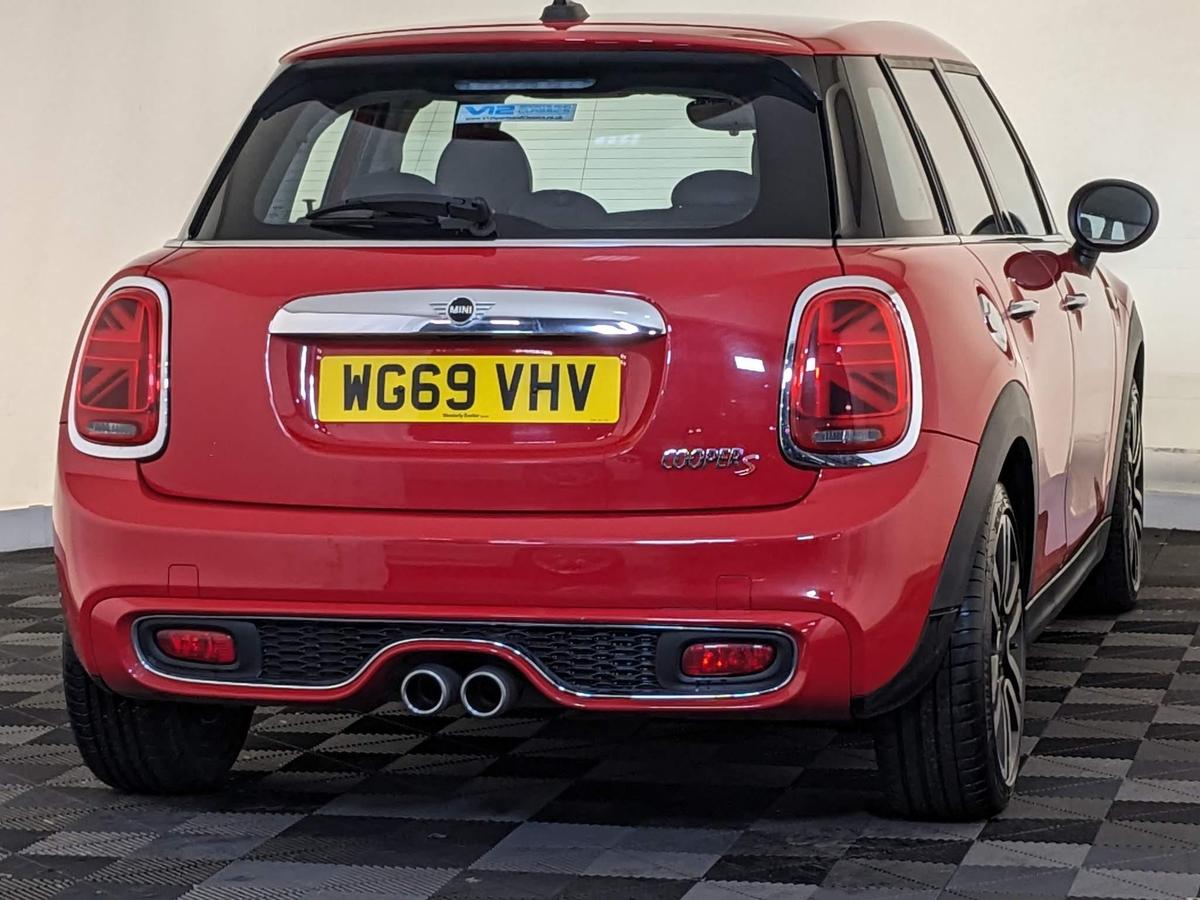 Used 2019 MINI Hatch Red £12,995