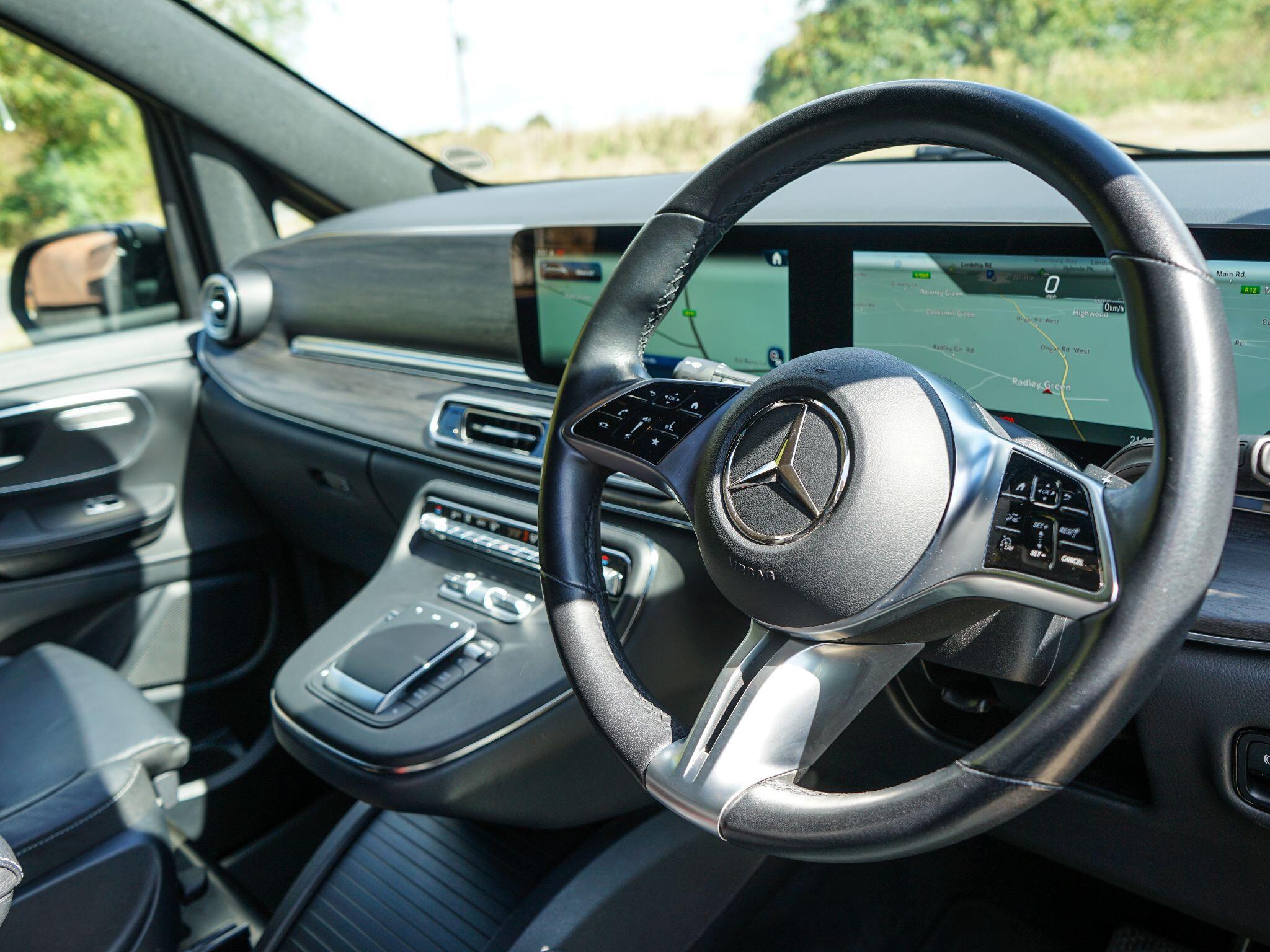 Mercedes-Benz V Class 2.0 V300d Premium G-Tronic+ Euro 6 (s/s) 5dr (8 Seat Extra Long) — photo 19