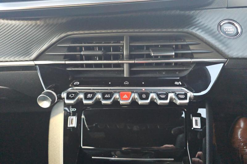 Used Peugeot 2008 SD74FRU 23