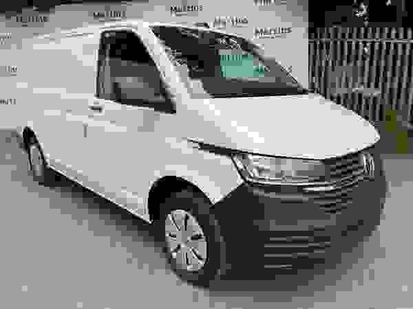 Used ~ Volkswagen Transporter 2.0 TDI T28 Startline FWD SWB Euro 6 (s/s) 5dr Candy White at Martins Group