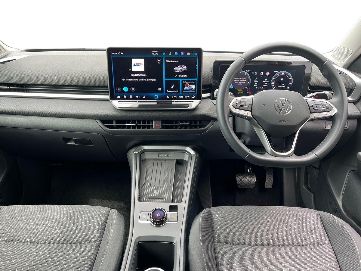 Volkswagen T-Roc Photo at-7380fbb5515e490b9428bf3791fa9d65.jpg