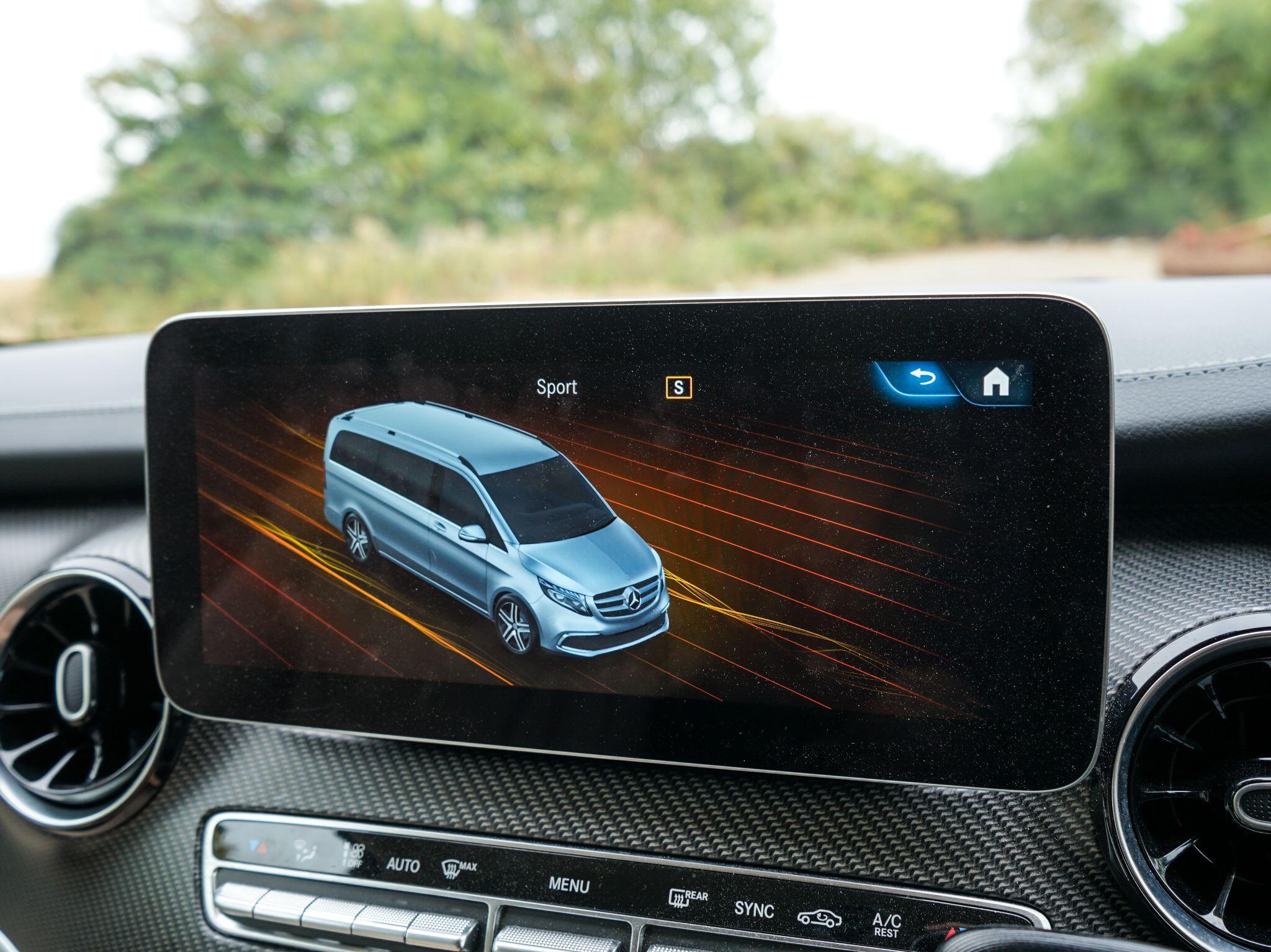 Mercedes-Benz V Class 2.0 V300d AMG Line G-Tronic+ Euro 6 (s/s) 5dr XLWB — photo 25