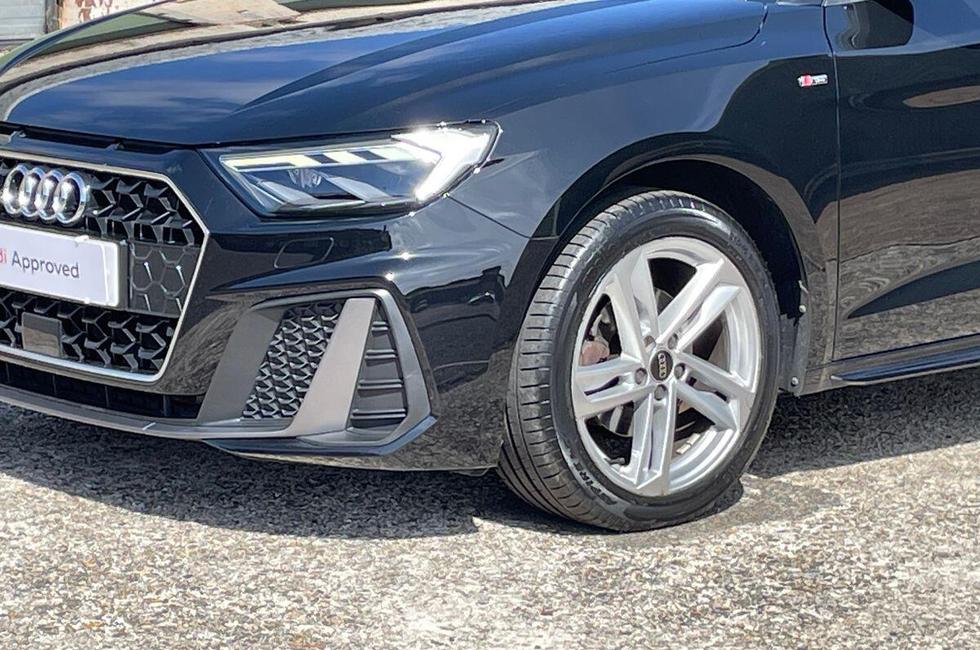 Audi A1 Photo at-739cfad341854b2e85efb8d61add3f22.jpg