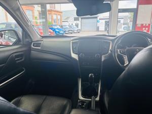 Mitsubishi L200 Photo 29