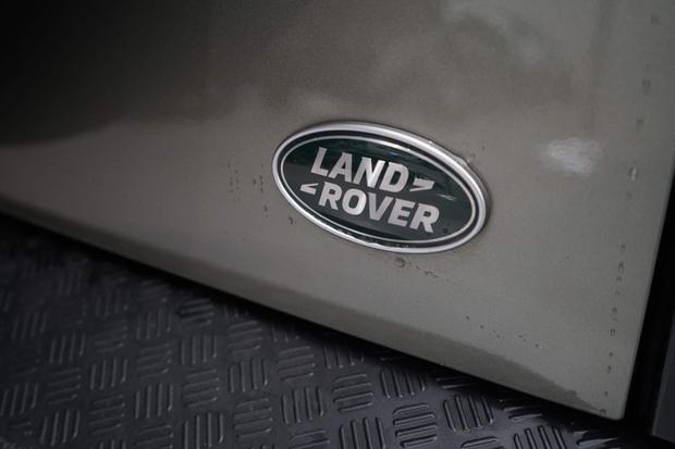 Land Rover DEFENDER Photo at-73ab05bb11854ed78ed5c4cdf39ab5aa.jpg