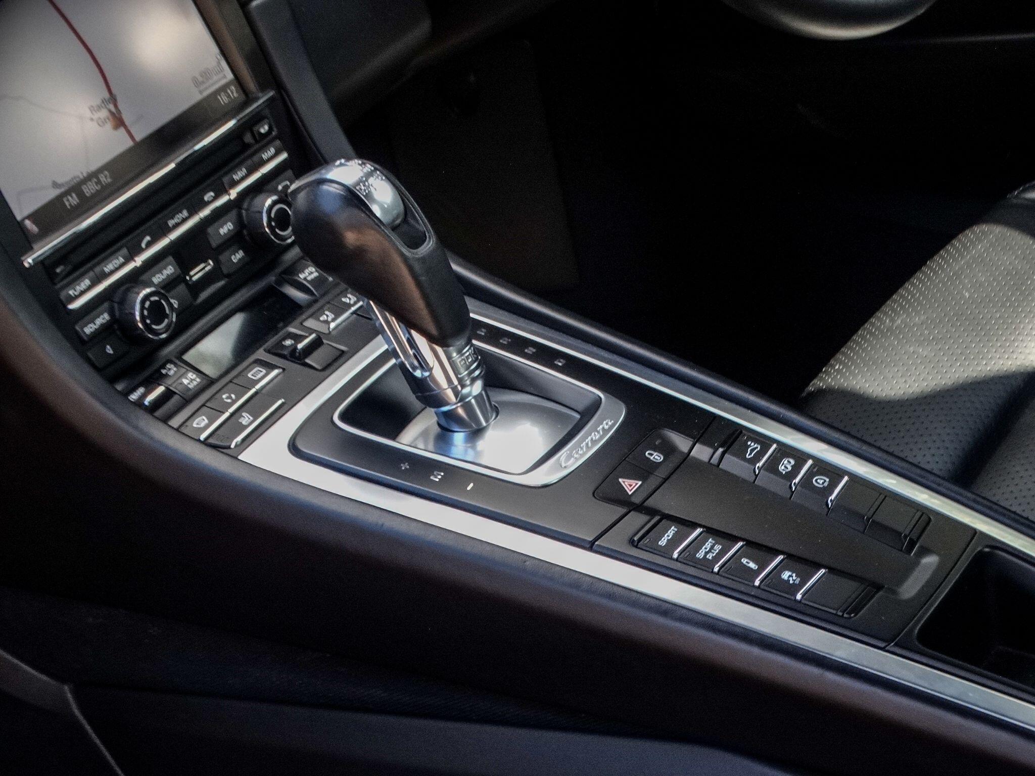 Porsche 911 3.8 991 Carrera 4S PDK 4WD Euro 5 (s/s) 2dr — photo 17