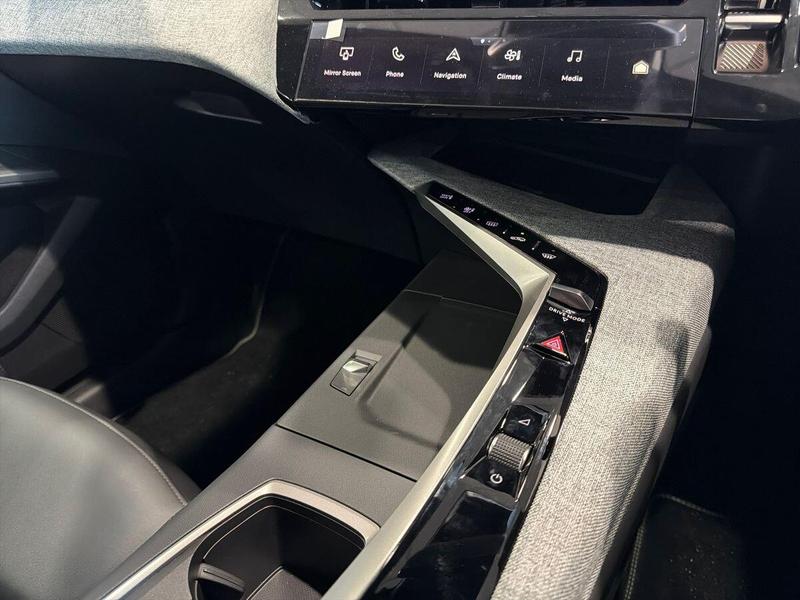 Used Peugeot E-3008 202602109822465 24