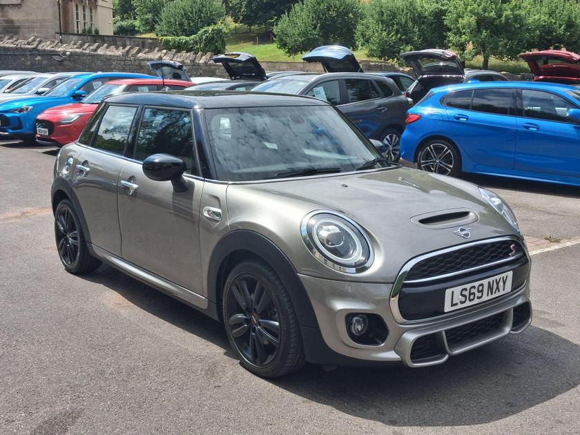 MINI Hatch Photo at-743c4878ea2d4799b5c13f644e926fb8.jpg