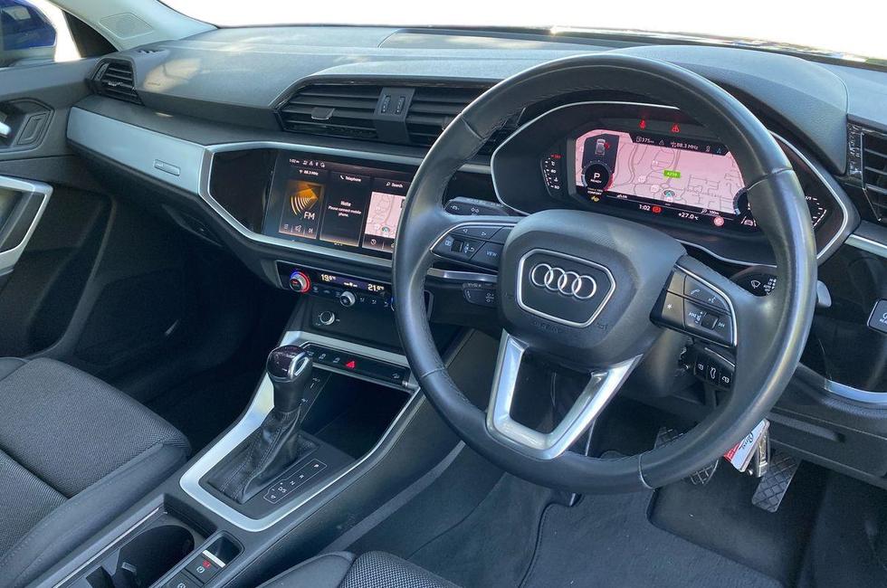 Audi Q3 Photo at-743e1b49ea0747bcbc71258e741f9388.jpg