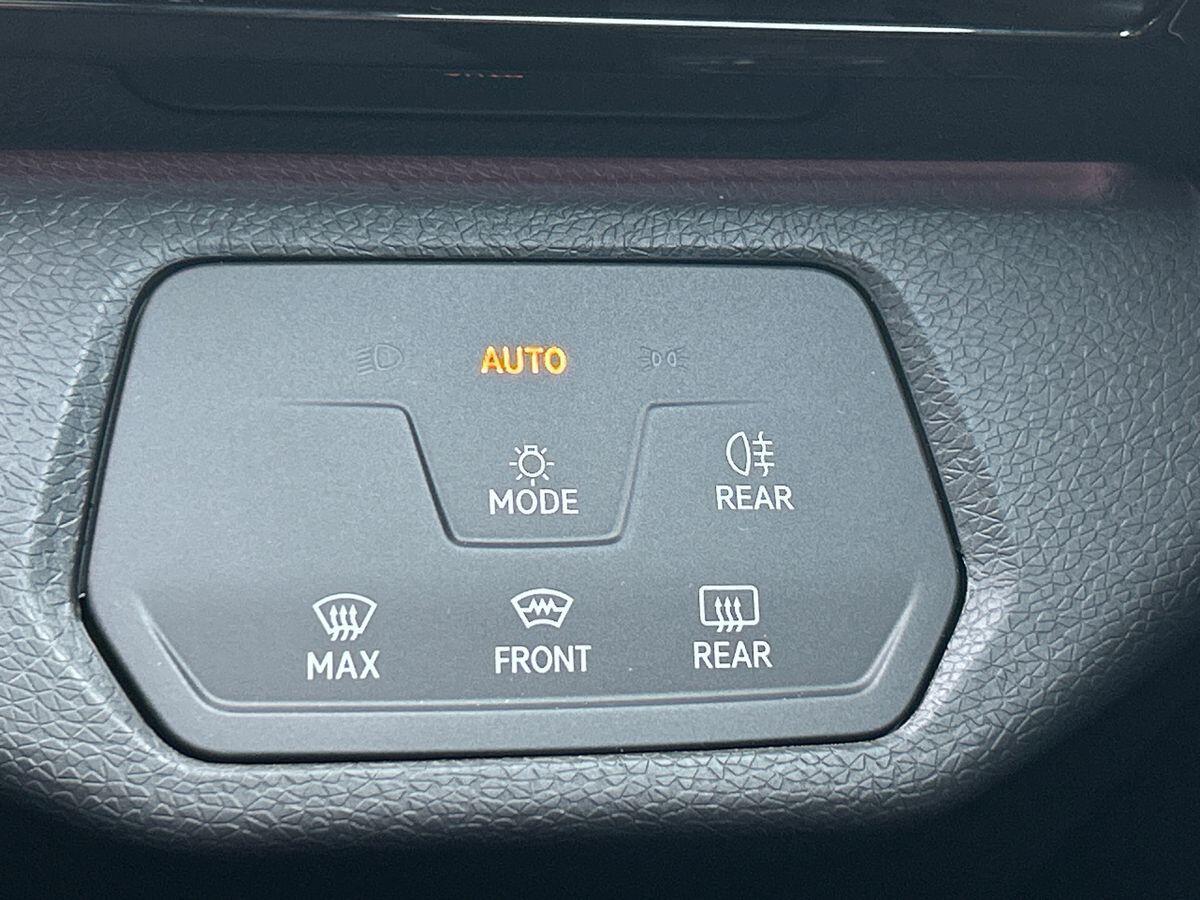 Volkswagen ID.4 Photo at-7459942722624a55bd304b1d421f2992.jpg