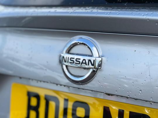 Nissan Qashqai Photo at-745a41eef54c446481d1a6443cbf0367.jpg