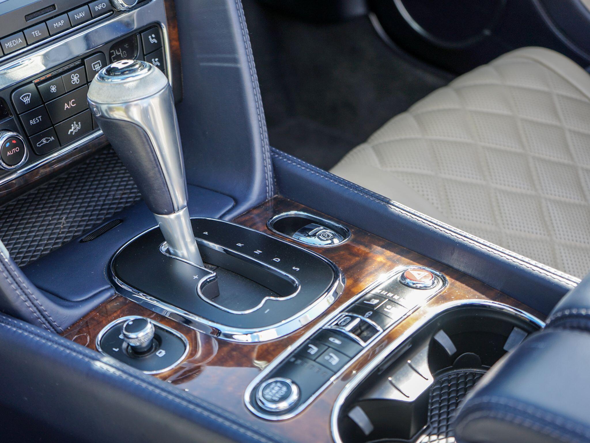 Bentley Continental 4.0 V8 GTC Convertible 2dr Petrol Auto 4WD Euro 6 (507 ps) — photo 20