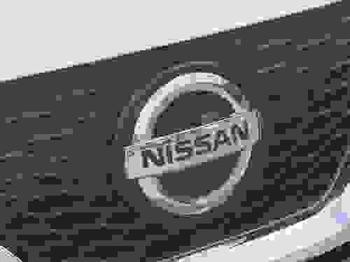 Nissan Qashqai Photo at-747f36d906b14423bec28c82a082a15c.jpg