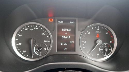 Mercedes-Benz Vito Photo at-74943d75ac4c4df78fee6a0298b4ae9b.jpg