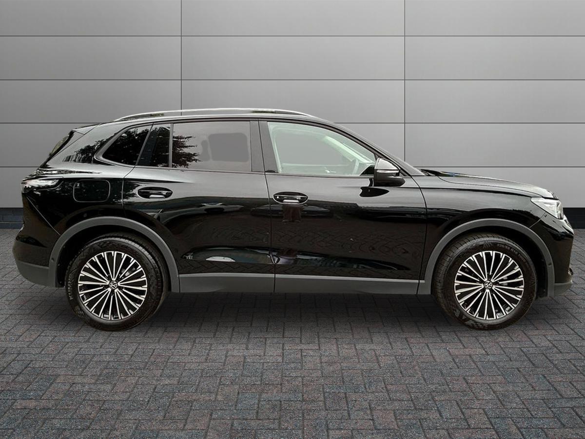 Volkswagen Tiguan Photo at-7563f88e5c224a9f81995ee0a7cdb6a0.jpg