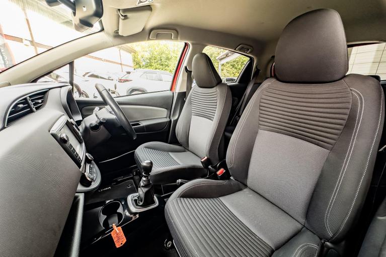 Used Toyota Yaris WO65EGE 28