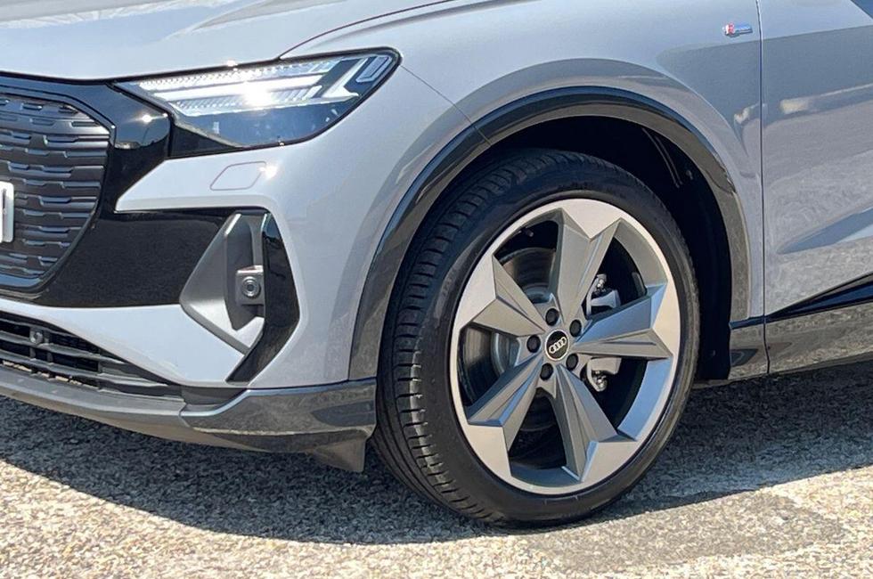 Audi Q4 Photo at-75b7bb40808f49308efb1de11a82ddf3.jpg