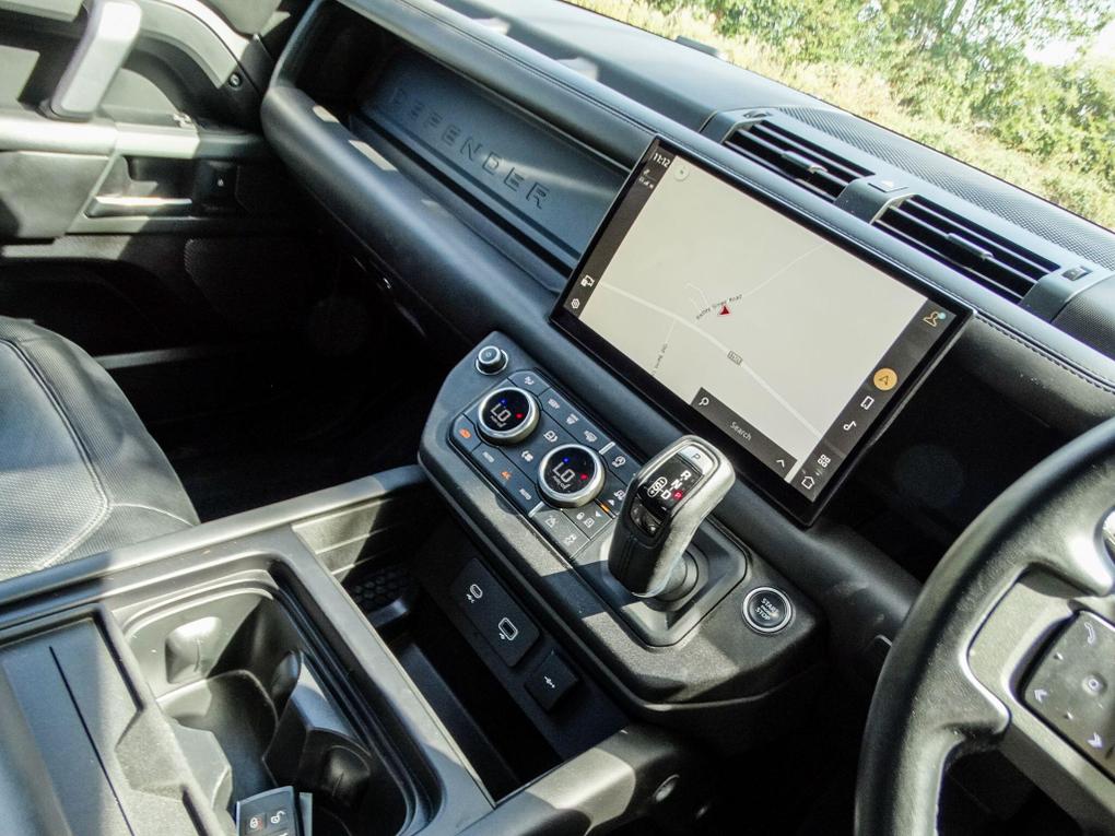 Used Land Rover Defender 110 SN22VLJ 6