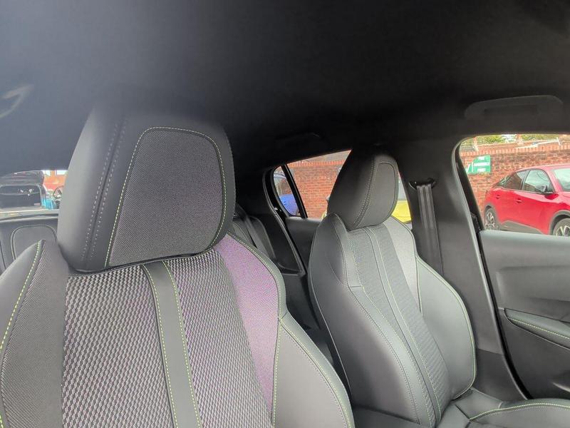 Used Peugeot 208 202601289492571 14