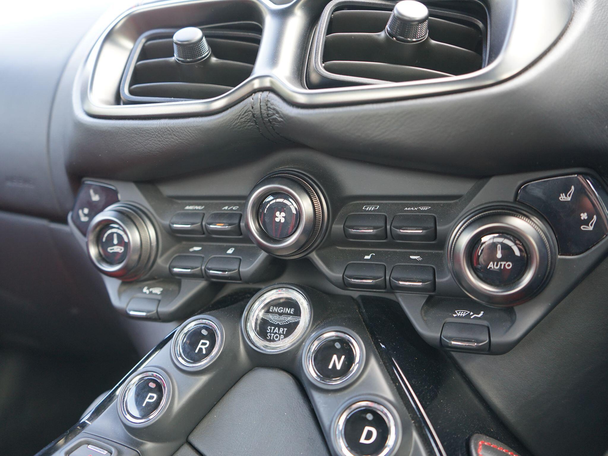 Aston Martin Vantage 4.0 V8 Auto Euro 6 2dr — photo 25