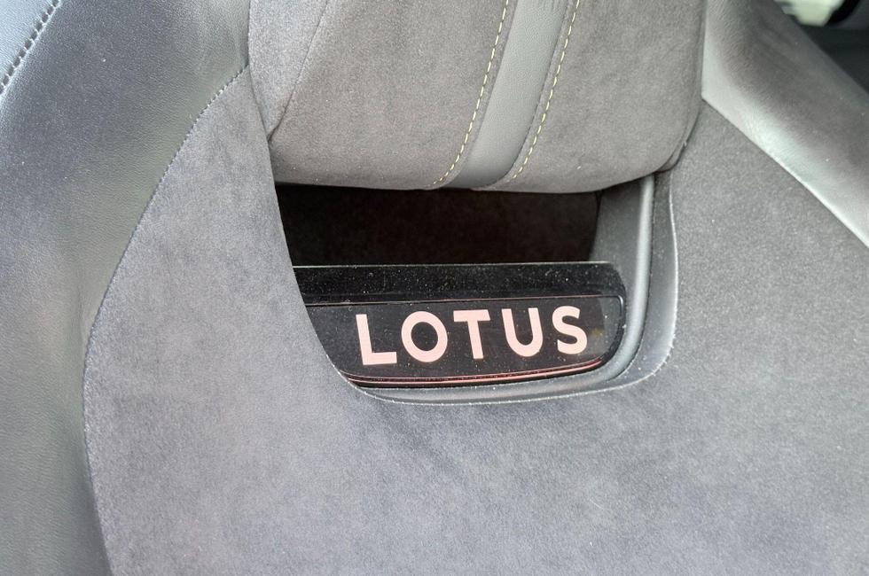 LOTUS Emira Photo at-7601453ec8fd43aab20596d639af1642.jpg