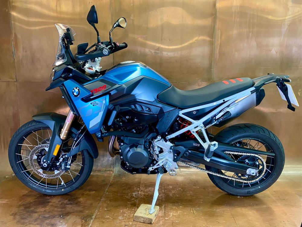 BMW F 900 GS Photo at-763595286bca4eb7b09d8ec6696b8f60.jpg