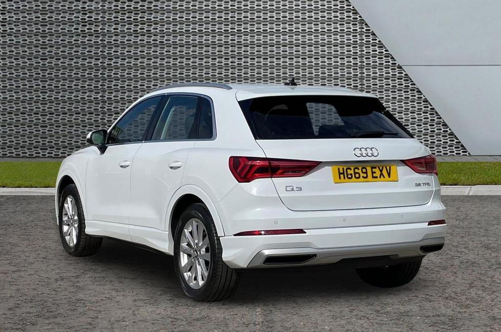 Audi Q3 Photo at-7671c34c1c0b4fc0a2efbdfc3e7247c9.jpg