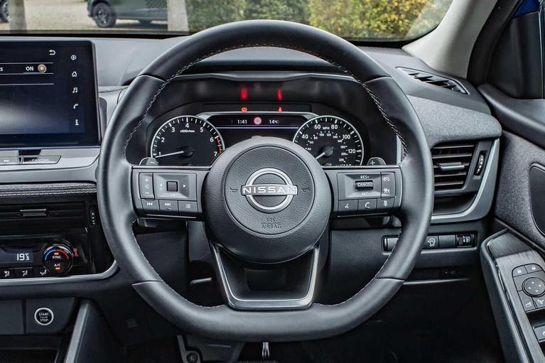 Used Nissan Qashqai OE74EZP 24