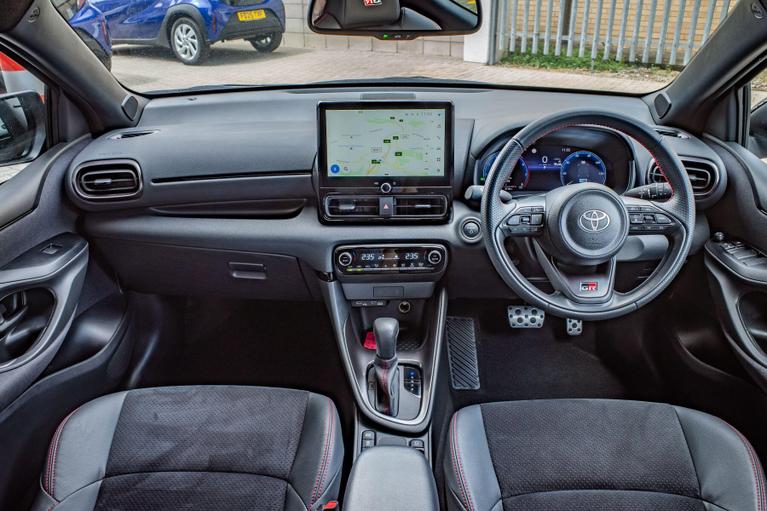 Used Toyota Yaris RF74KRZ 11