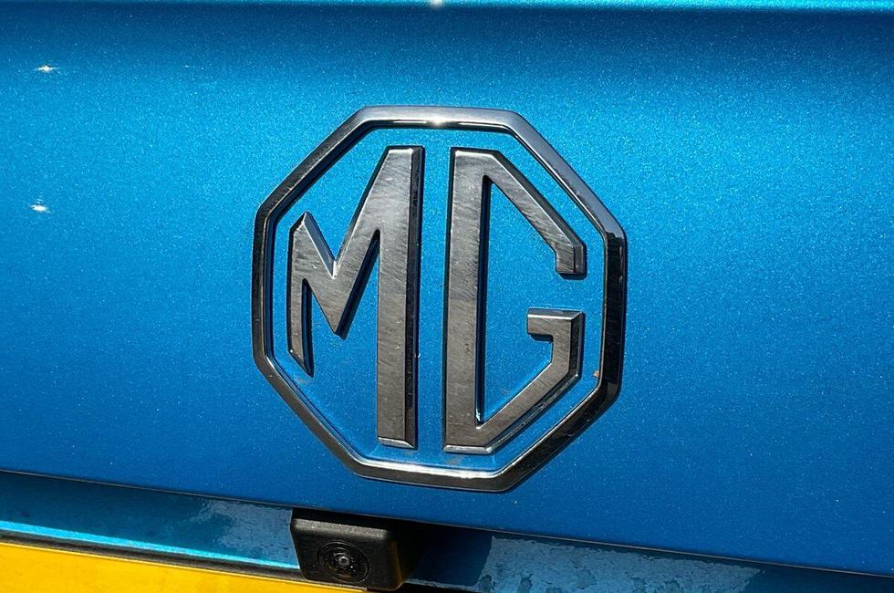 MG MG ZS Photo at-768e1fbe0bde4d0c88593b8faa43f2f4.jpg