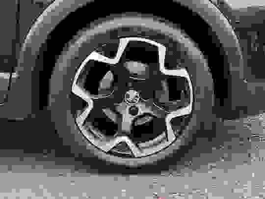 Vauxhall Crossland Photo at-76b15400bd9f41d09f75f67046fb588e.jpg