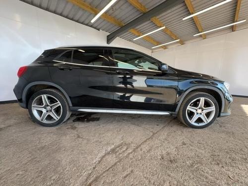 Mercedes-Benz GLA-CLASS Photo at-76c2bc0372b44582b0b28fd7e91f1cf1.jpg